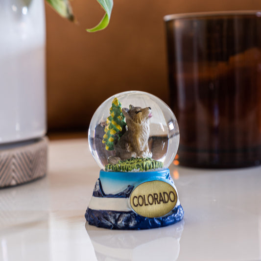 Wolf Small Snow Globe